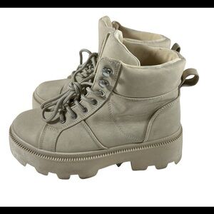 Forever 21 Beige Chunky Platform Combat Boots Size 7 Lug Sole Ivory